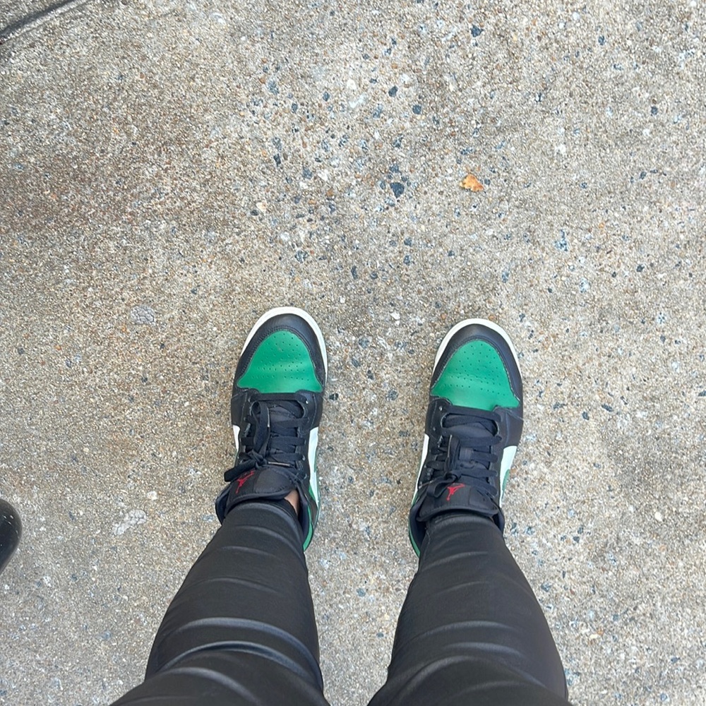 air Jordan 1 mid pine green